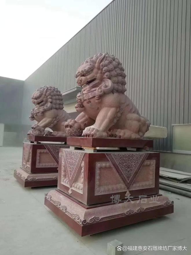 18luck石狮子在村落修建中的粉饰气势派头(图3)