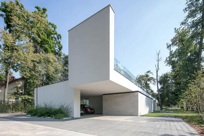 新利体育·luck18LONG HOUSE：狭长地块上确当代美学之居(图7)